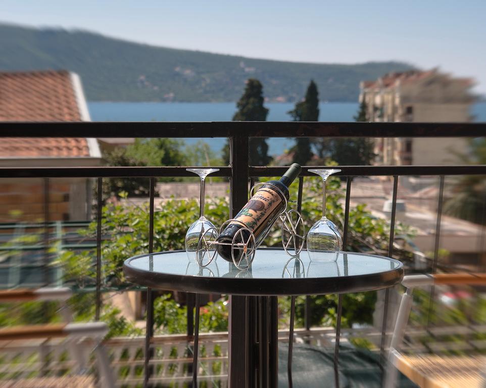 Apartments Lena Herceg Novi Bagian luar foto